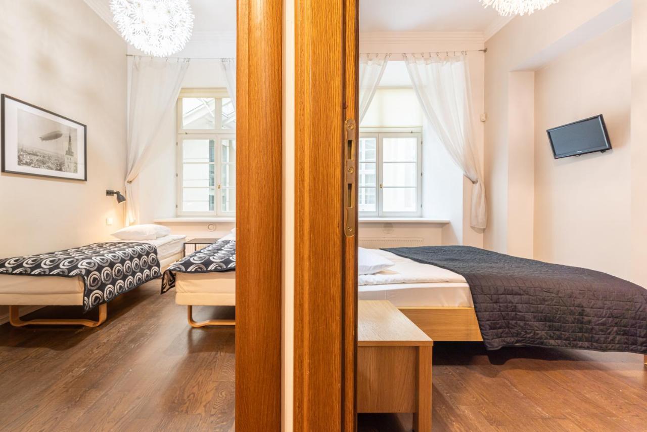 Old Town - Hall Square Apartment Tallinn Eksteriør bilde